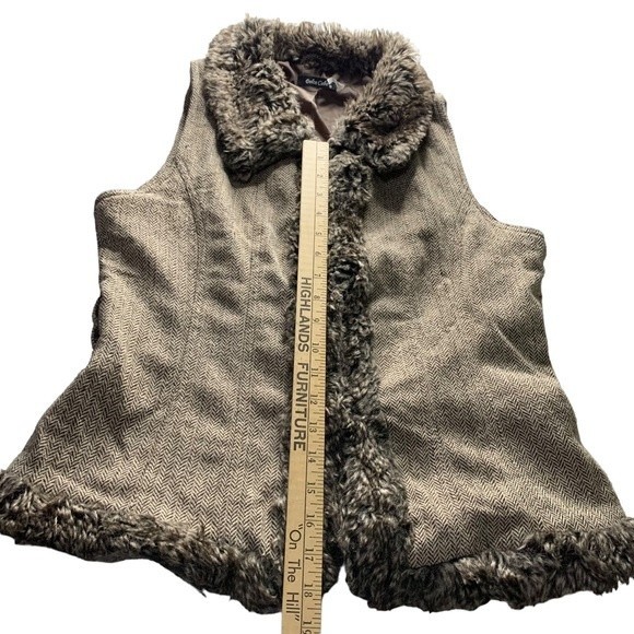 Dolce Cabo Faux Fur Brown and Tan Vest. Size Large. - Picture 4 of 7